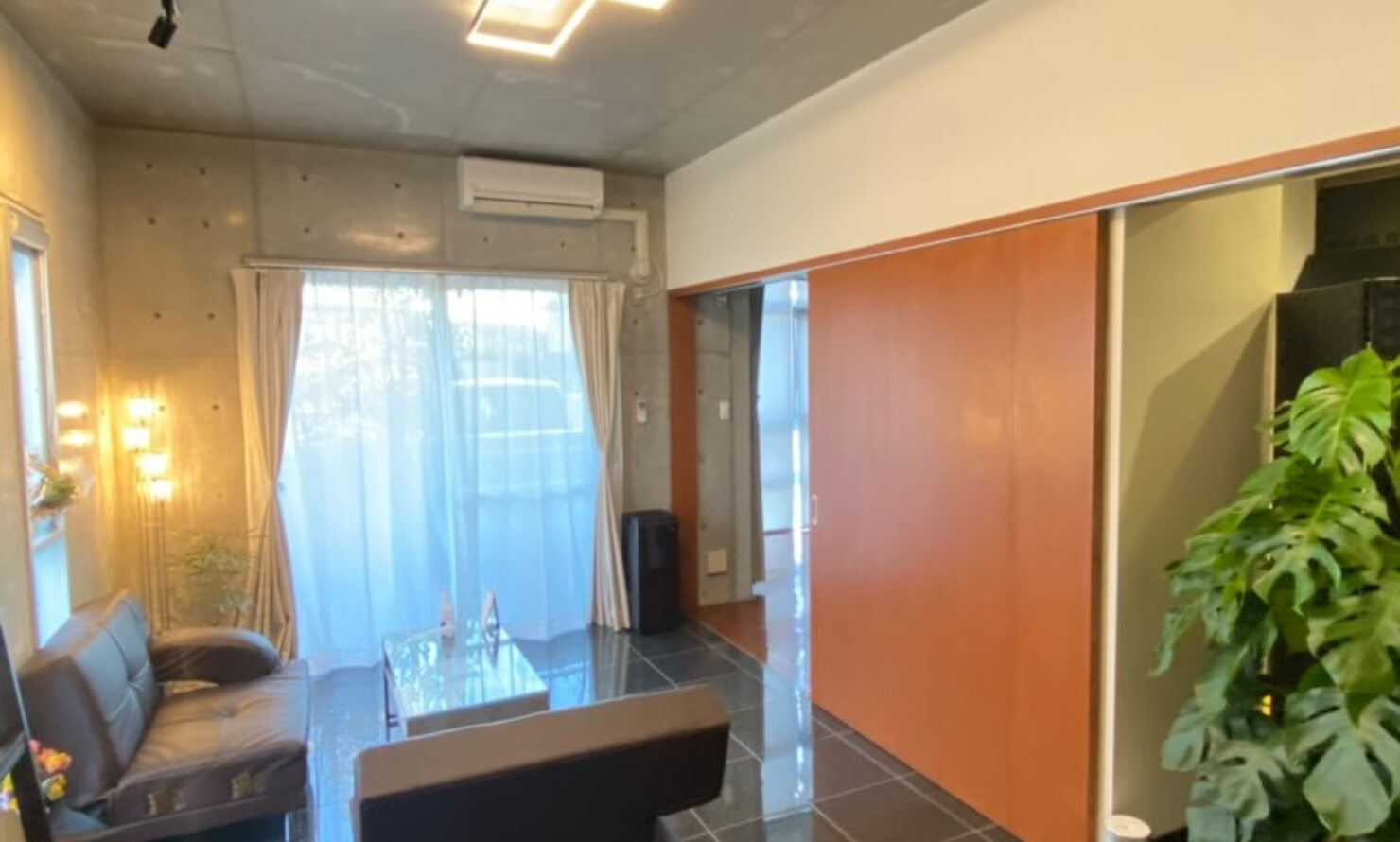 Reveur店内と施術中のイメージ